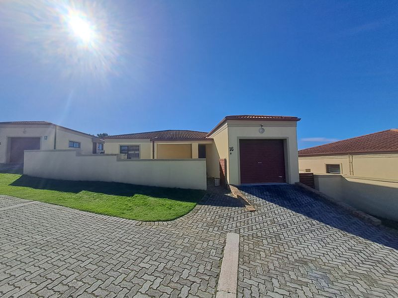 Spacious 3 Bedroom Townhouse in Westering - Photo 2