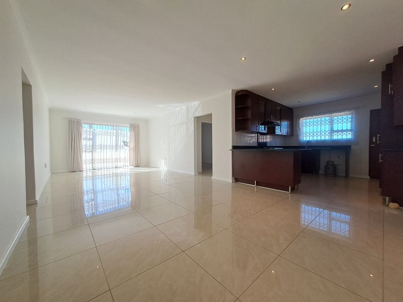 Spacious 3 Bedroom Townhouse in Westering - Photo 7