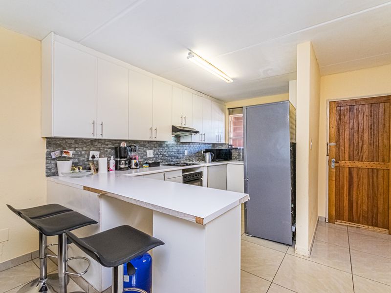 Extremely Modern Unit Safe and Spacious - Photo 5