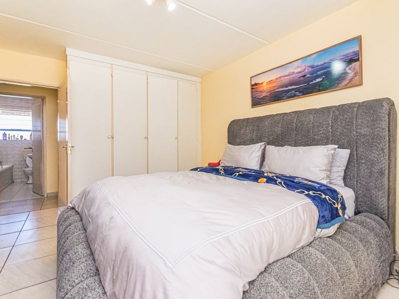 Extremely Modern Unit Safe and Spacious - Photo 10