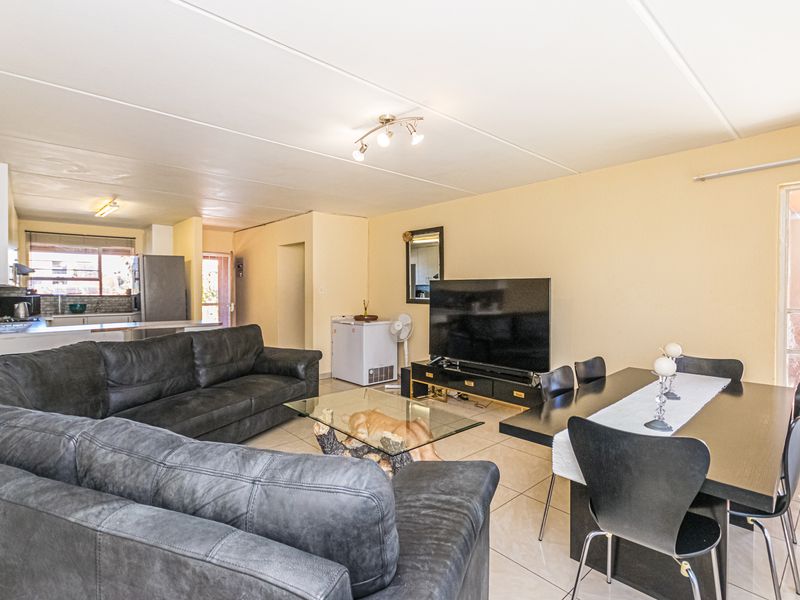 Extremely Modern Unit Safe and Spacious - Photo 8