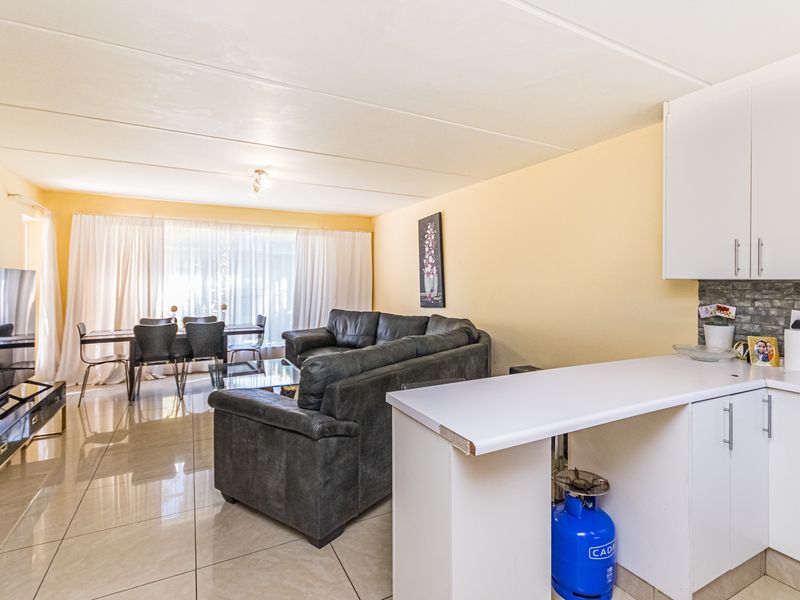 Extremely Modern Unit Safe and Spacious - Photo 6