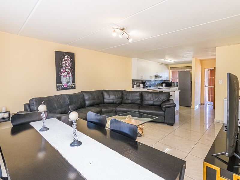 Extremely Modern Unit Safe and Spacious - Photo 7
