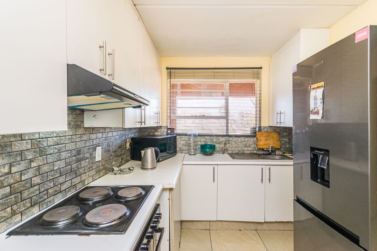 Extremely Modern Unit Safe and Spacious - Photo 3