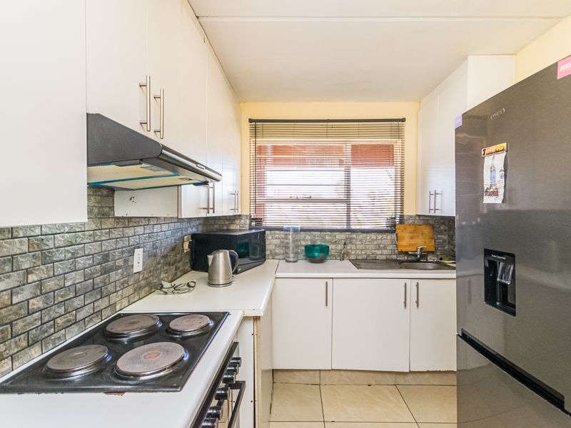 Extremely Modern Unit Safe and Spacious - Photo 3