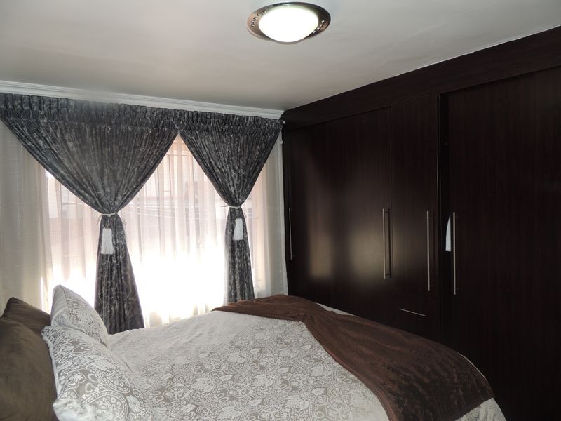 Effortless Living - Photo 6