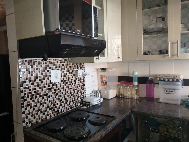 **Charming 3-Bedroom House for Sale in Boitekong Ext 3, Rustenburg** - Photo 8