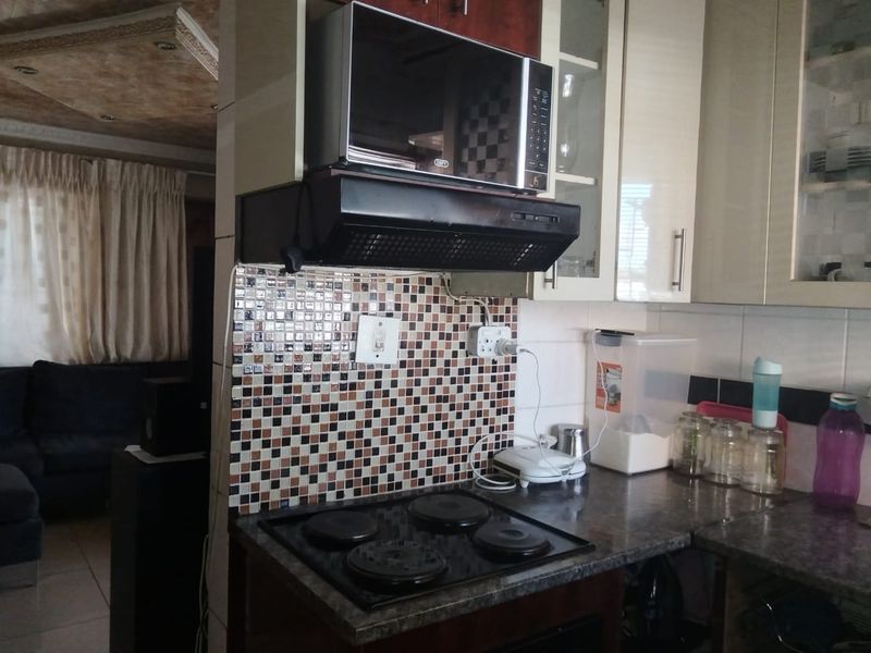 **Charming 3-Bedroom House for Sale in Boitekong Ext 3, Rustenburg** - Photo 7