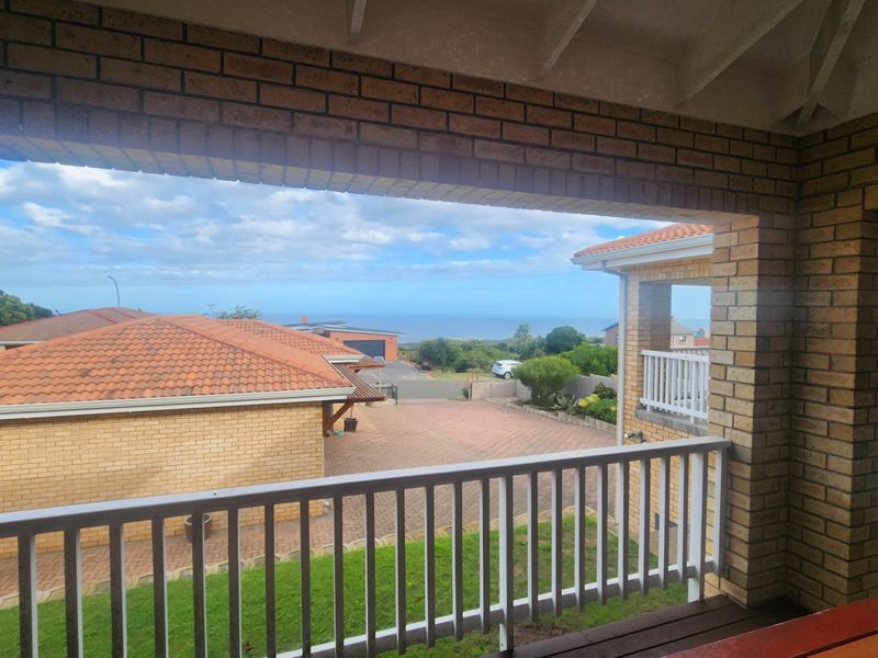 Spacious family home with sea views and bonus loose standing flatlet - Photo 3
