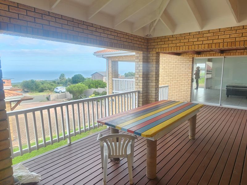 Spacious family home with sea views and bonus loose standing flatlet - Photo 6