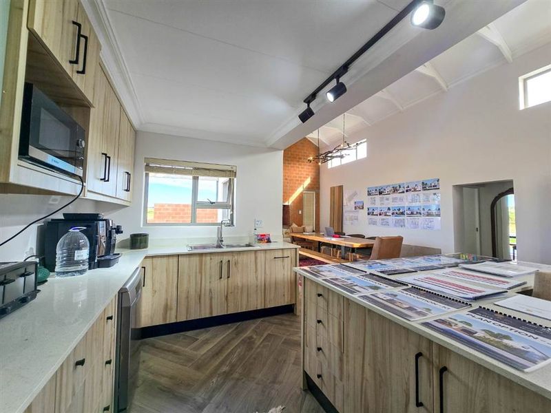 Modern Comfort in Secure Estate Living – No Transfer Duty! - Photo 10