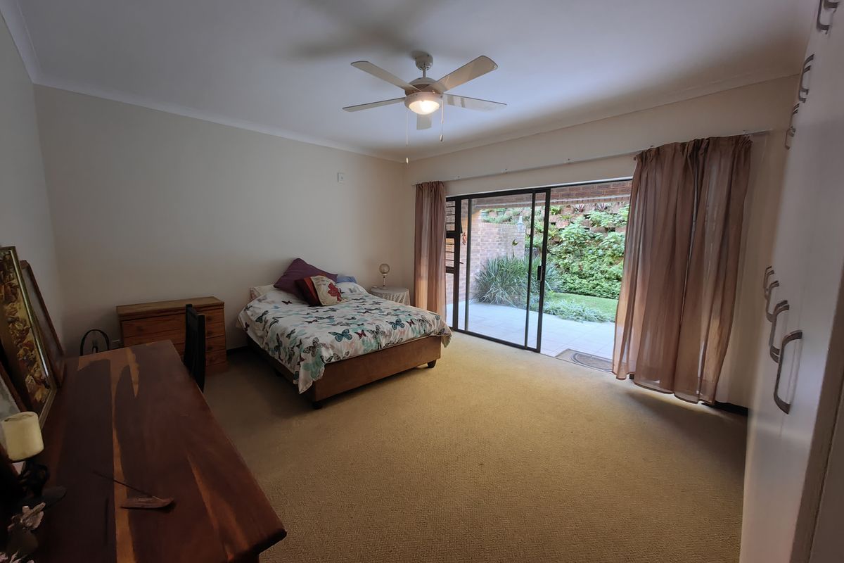 Spacious apartment with Private Garden & Patio in Secure Lifestyle complex - Photo 5