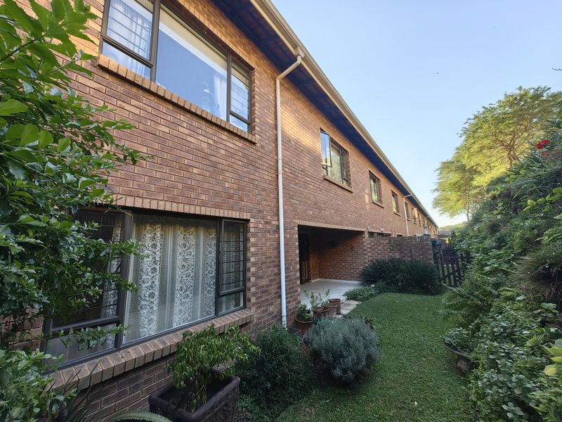 Spacious apartment with Private Garden & Patio in Secure Lifestyle complex - Photo 10