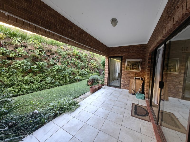 Spacious apartment with Private Garden & Patio in Secure Lifestyle complex - Photo 2