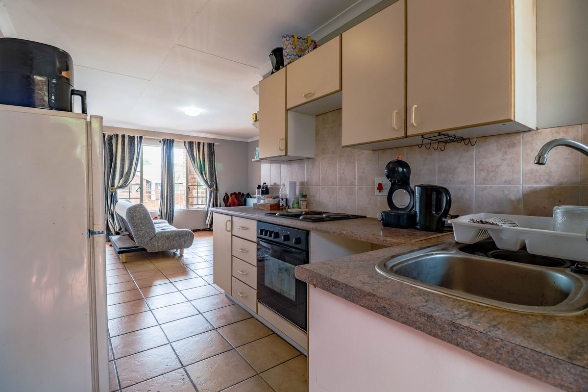 Smart Investment in Prime Highveld Location – Tenanted & Turnkey Ready! - Photo 4