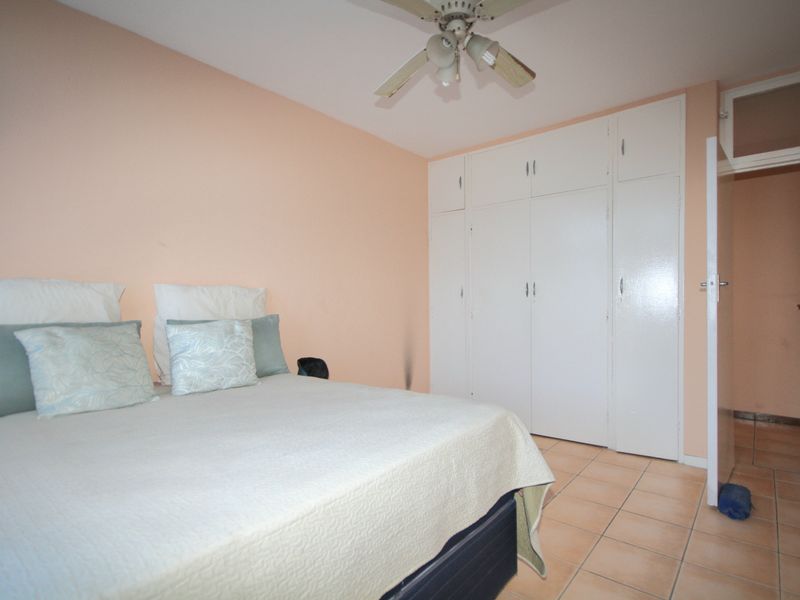 Spacious flat perfect for first time home buyers!!!! - Photo 8