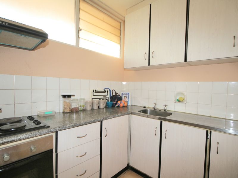 Spacious flat perfect for first time home buyers!!!! - Photo 6