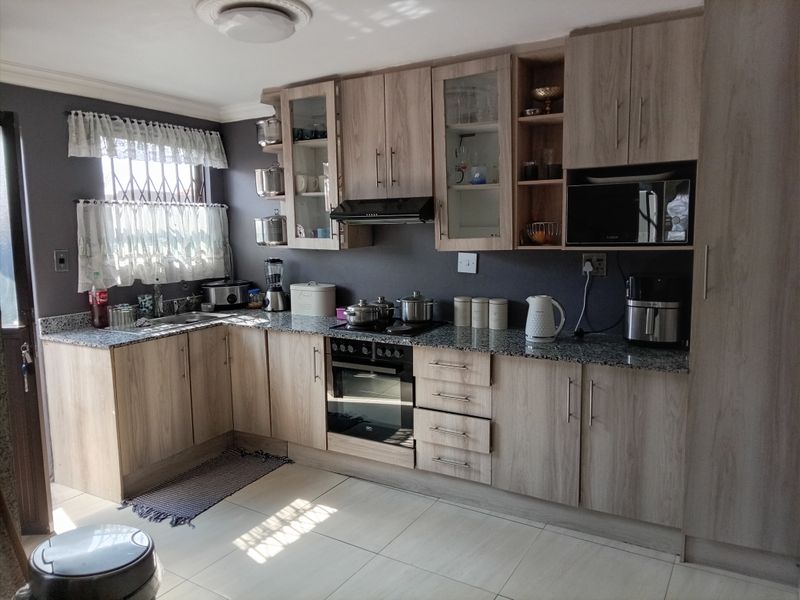 HOUSE FOR SALE - Photo 2