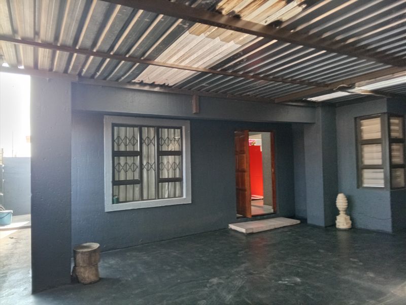 HOUSE FOR SALE - Photo 5