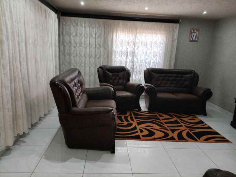 HOUSE FOR SALE - Photo 8