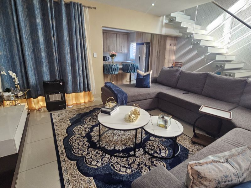 Contemporary Luxury in a Secure Estate - Photo 9