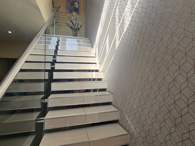 Contemporary Luxury in a Secure Estate - Photo 10