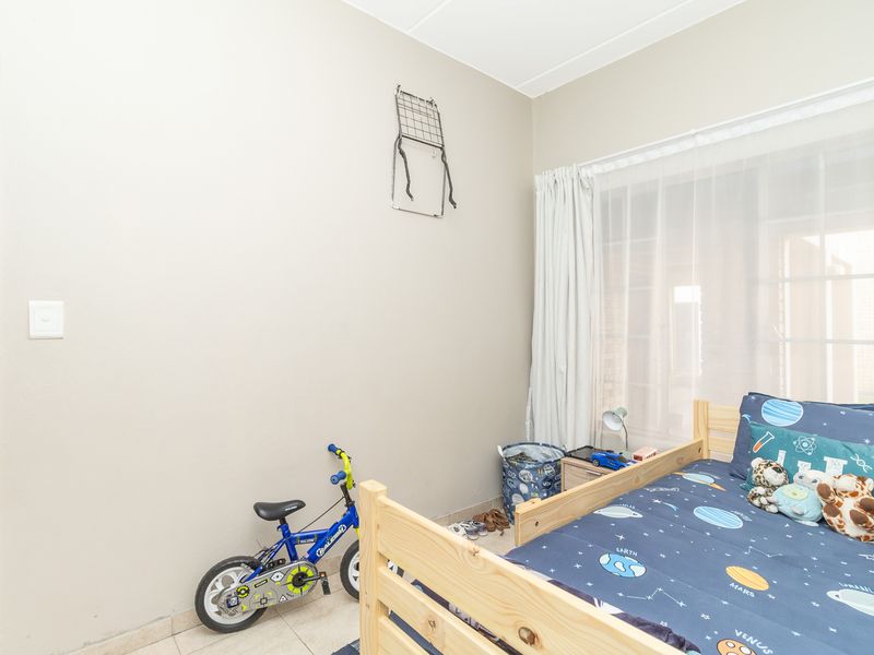 Neat Ground Floor Unit With Low Levies For Sale - Photo 8