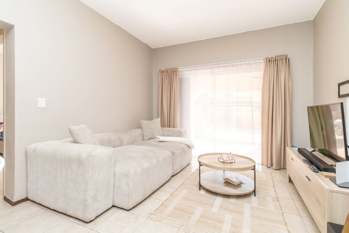 Neat Ground Floor Unit With Low Levies For Sale - Photo 2