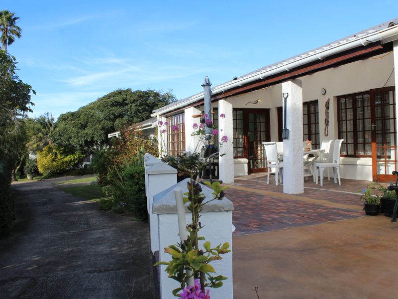 Charming Two Bedroom Townhouse for Sale in Sought-After West Bank Complex, Port Alfred - Photo 2