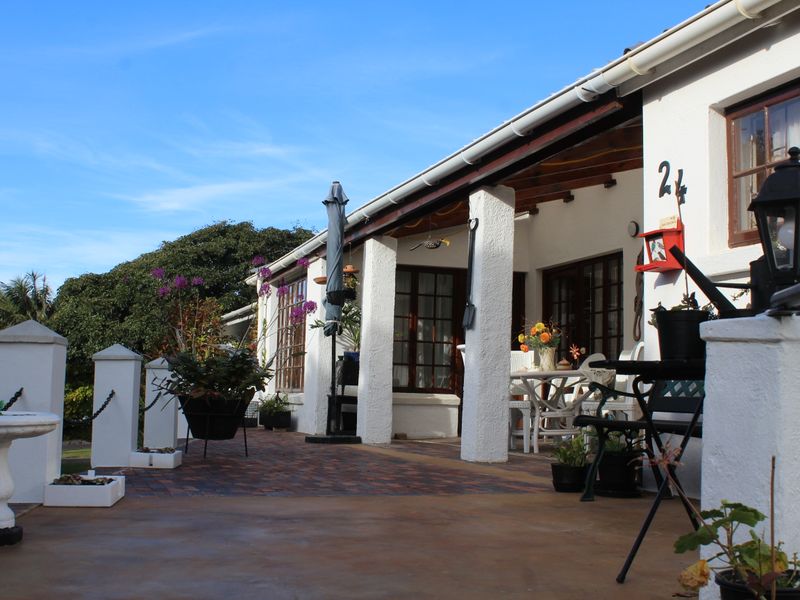 Charming Two Bedroom Townhouse for Sale in Sought-After West Bank Complex, Port Alfred - Photo 3