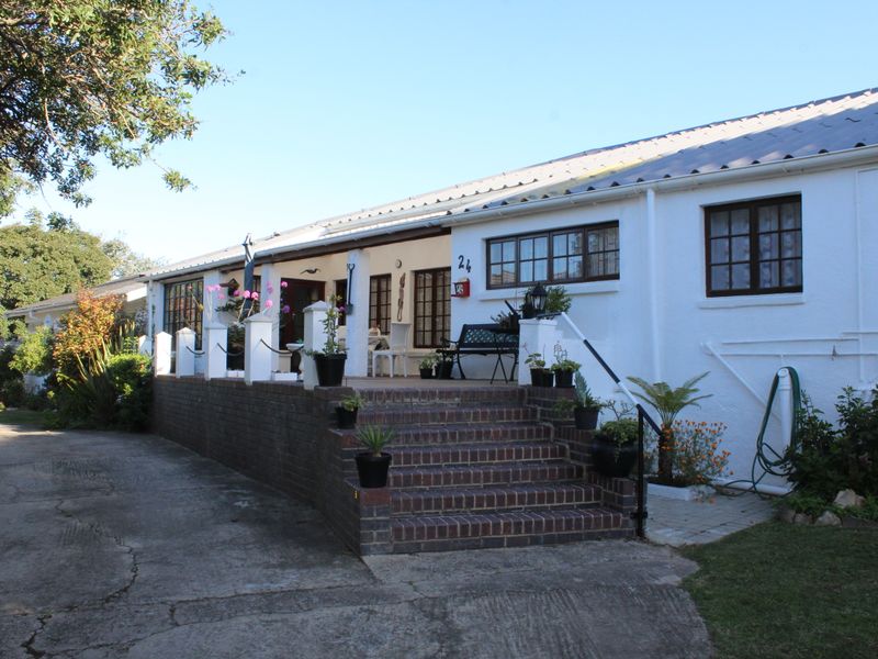 Charming Two Bedroom Townhouse for Sale in Sought-After West Bank Complex, Port Alfred - Photo 9