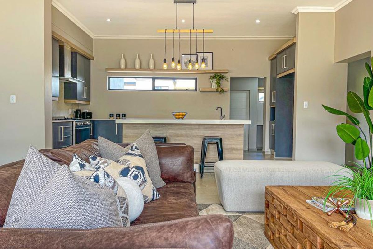 Modern Luxury in Midstream Estates – No Transfer Duty - Photo 2