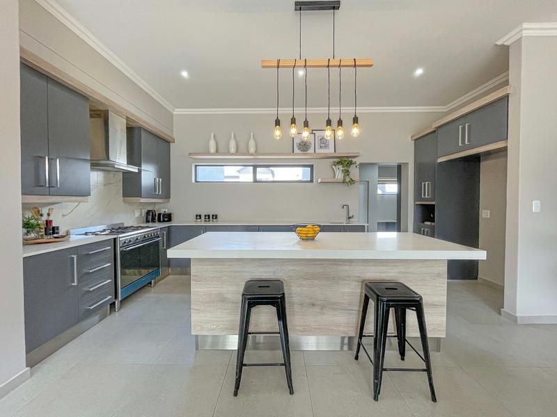Modern Luxury in Midstream Estates – No Transfer Duty - Photo 3