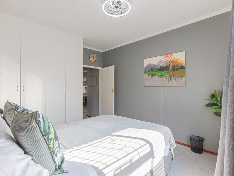 Spacious Apartment in Quiet and Convenient Location - Photo 10