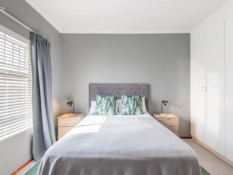 Spacious Apartment in Quiet and Convenient Location - Photo 9