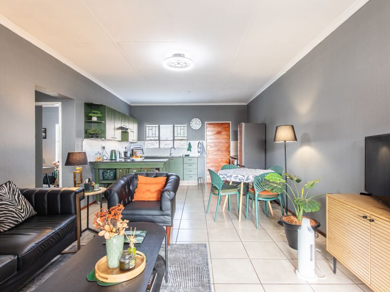 Spacious Apartment in Quiet and Convenient Location - Photo 7