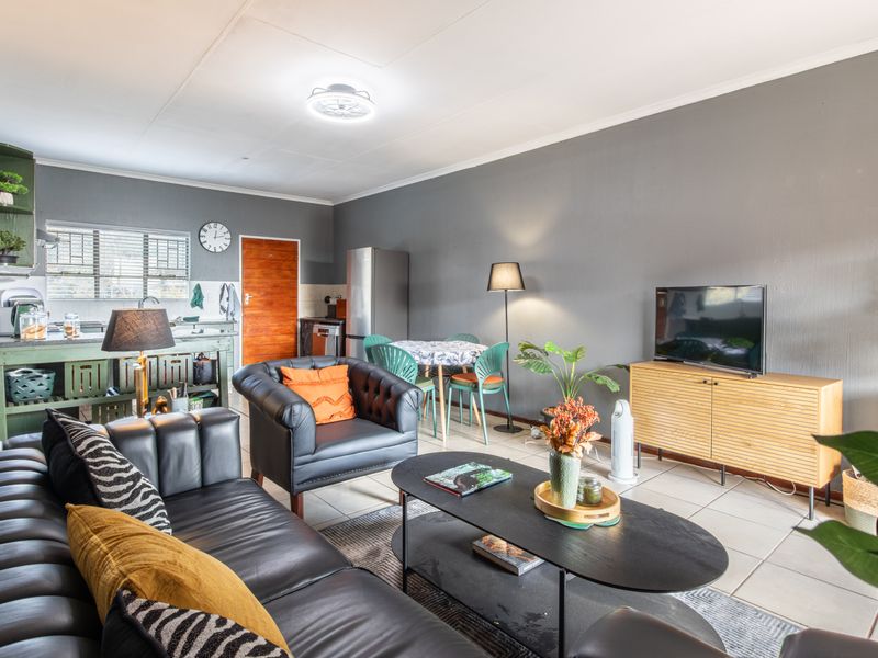 Spacious Apartment in Quiet and Convenient Location - Photo 6