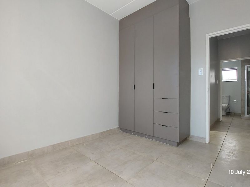 NEW DEVELOPMENT selling off-plan. Buy direct from the developer and SAVE! BUY-TO-LET investment - Photo 7