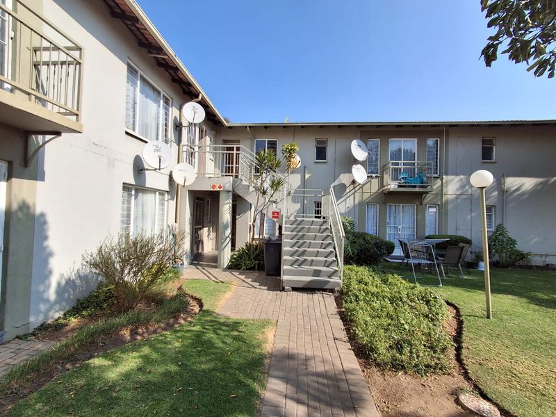 Stop Renting, Start Owning! Safe & Affordable 2-Bedroom Apartment in Radiokop - Photo 3