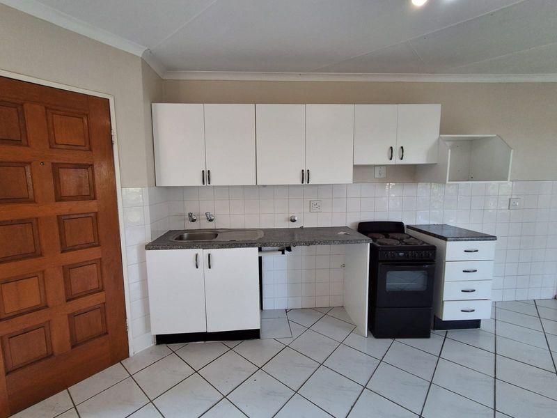 Stop Renting, Start Owning! Safe & Affordable 2-Bedroom Apartment in Radiokop - Photo 4