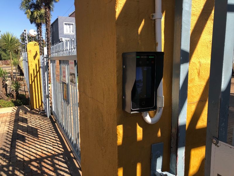 Right at the Gate of the NWU: Your Gateway to Excellence! - Photo 4