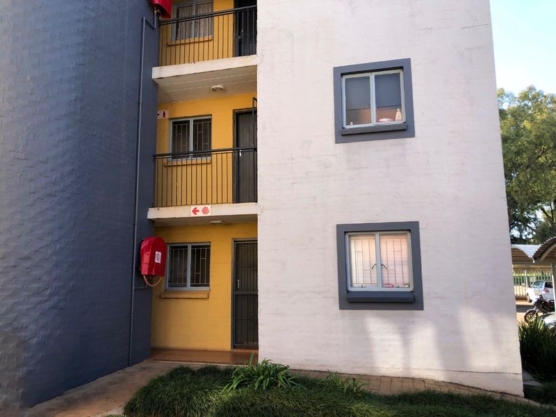 Right at the Gate of the NWU: Your Gateway to Excellence! - Photo 6