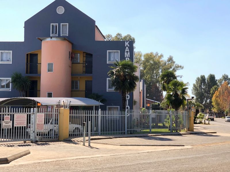 Right at the Gate of the NWU: Your Gateway to Excellence! - Photo 2