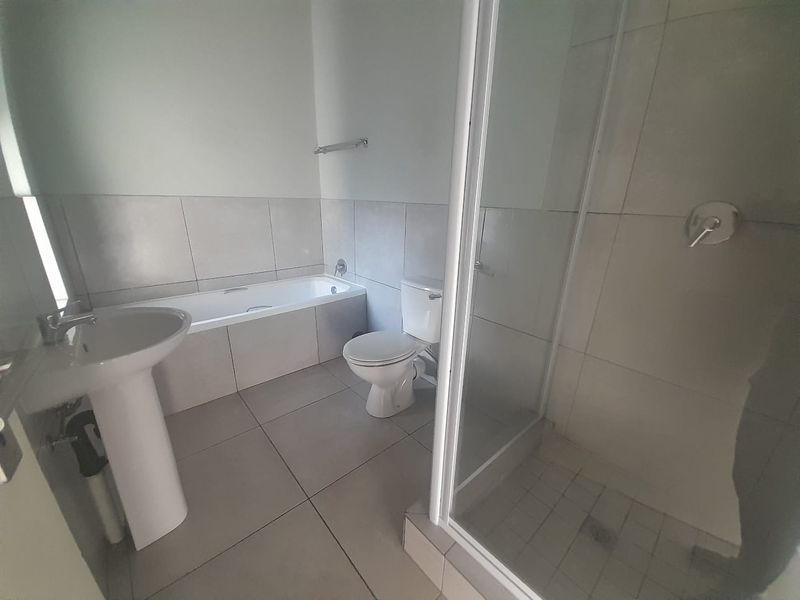 Modern Ground Floor Apartment in Jansen Park, Boksburg – Secure Living with Excellent Convenience - Photo 8
