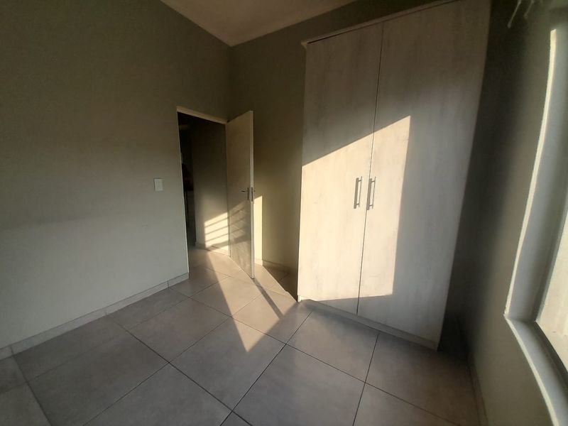 Modern Ground Floor Apartment in Jansen Park, Boksburg – Secure Living with Excellent Convenience - Photo 9