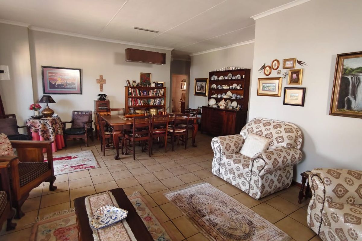 Well maintained family home - Photo 2