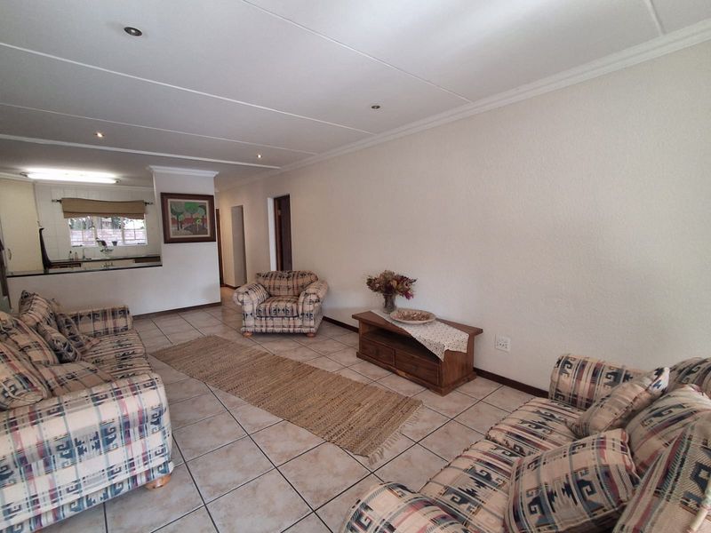 A Rare Find in Helderkruin – Modern, Secure & Move-in Ready! - Photo 4