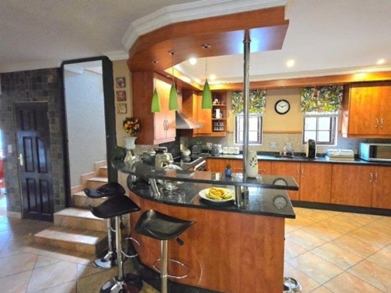 READY TO MOVE IN PROPERTY - Photo 2