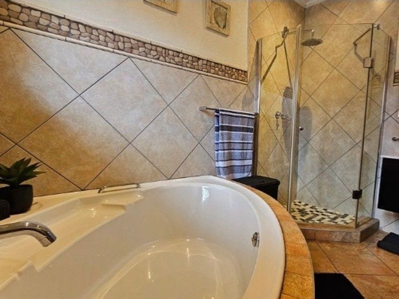 READY TO MOVE IN PROPERTY - Photo 8