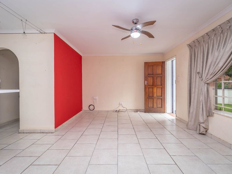 Charming 2 Bedroom 1 bathroom ground floor apartment in Helderkruin - Photo 10